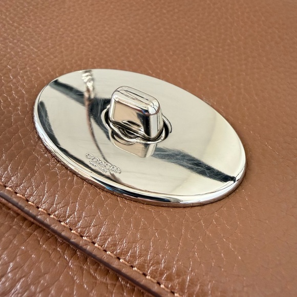 EUC Coach Polished Pebble Leather Crosstown Crossbody - Picture 3 of 8